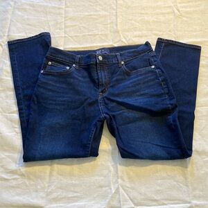 Gap sz 8 (29) Girlfriend Jeans
